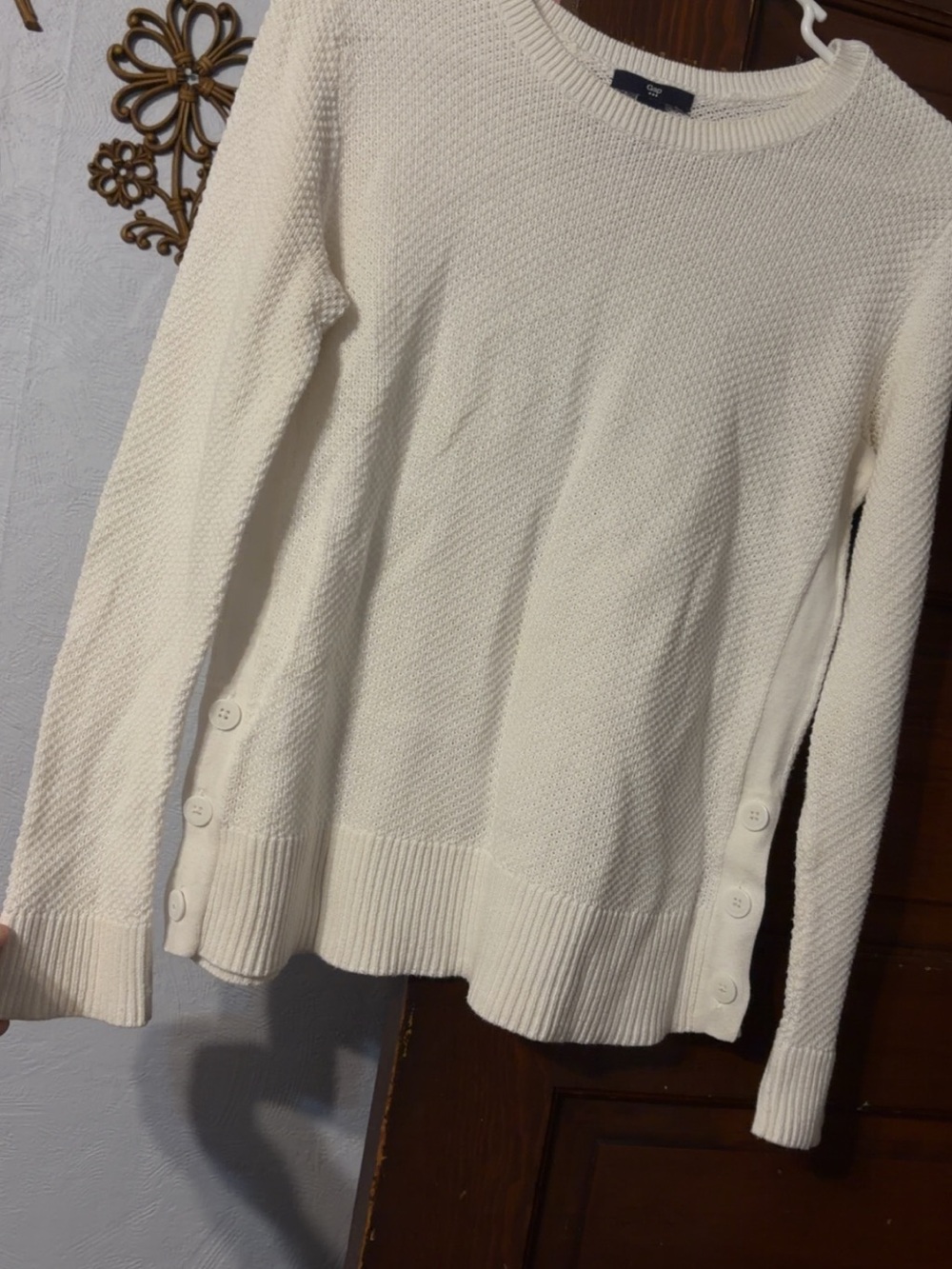 Vintage GAP Women’s Cream Button-Accent Knit Sweater